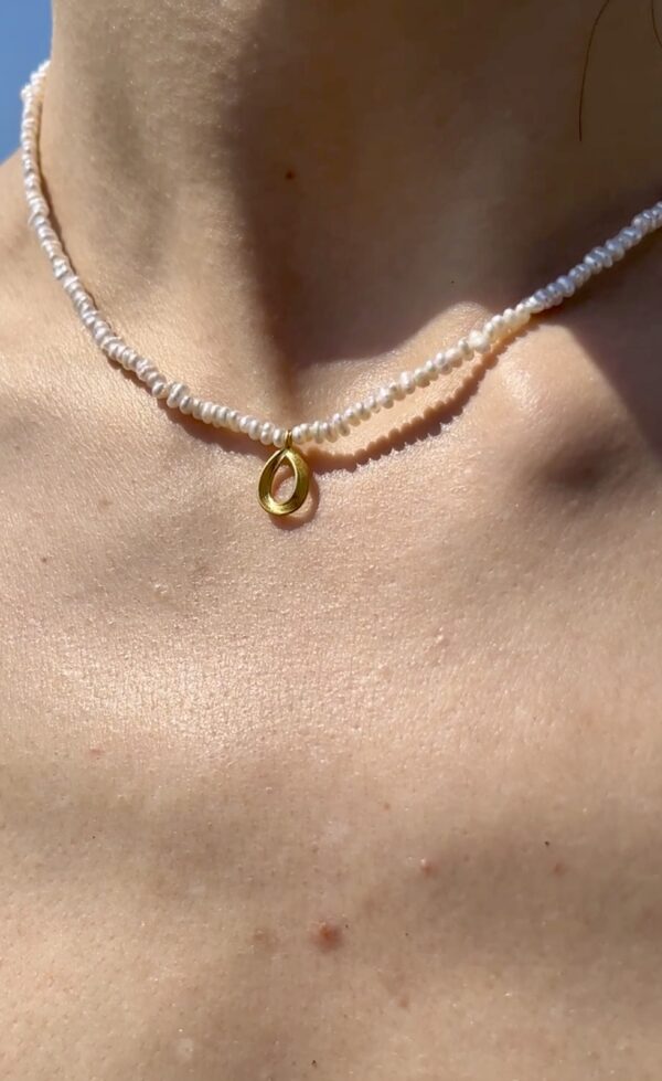 Metropolis Pearl Necklace - Image 4
